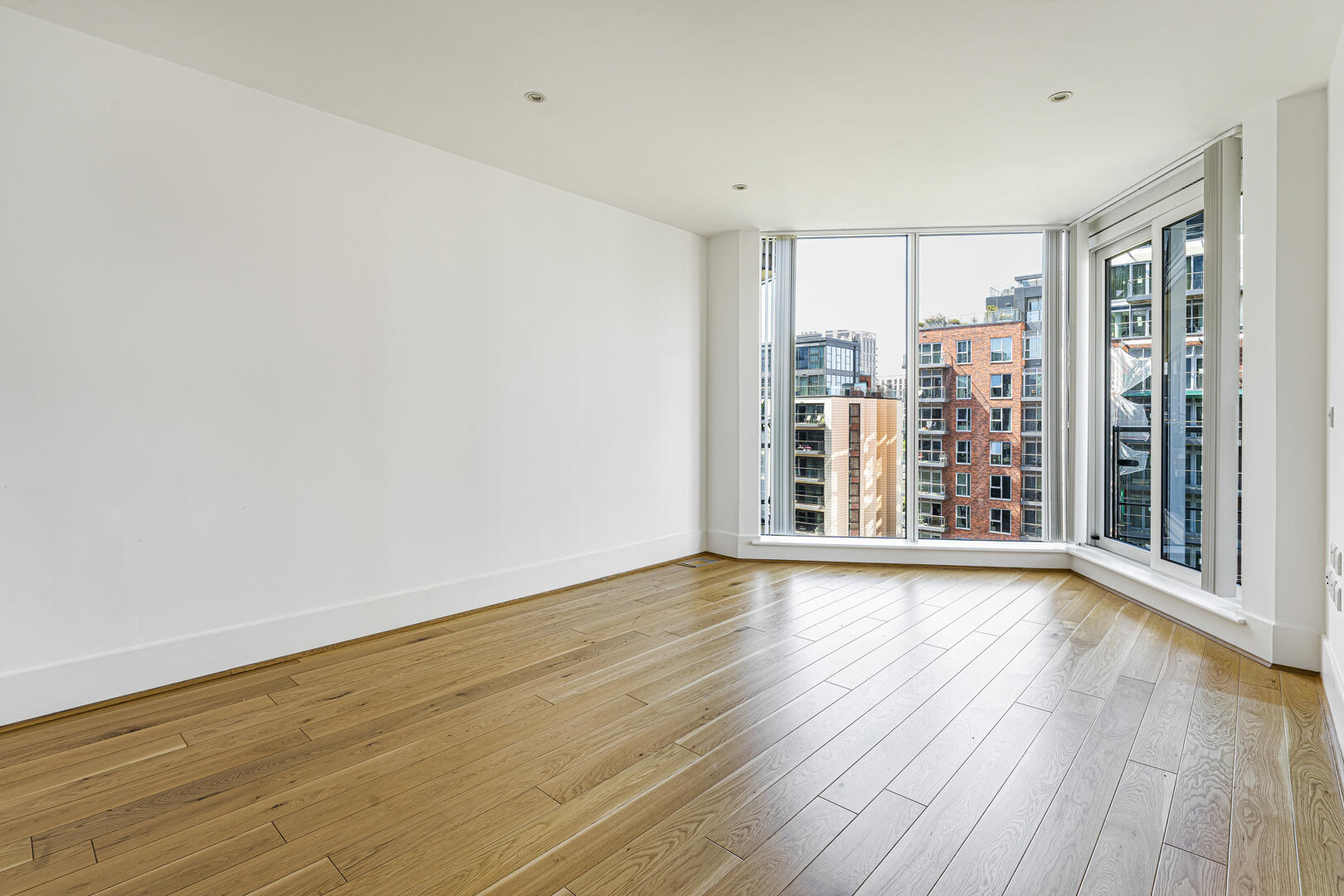 2 bed property in Juniper Drive, London